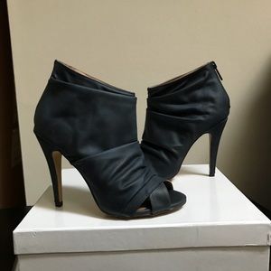 NWOT Michael Antonio open toe bootie heels